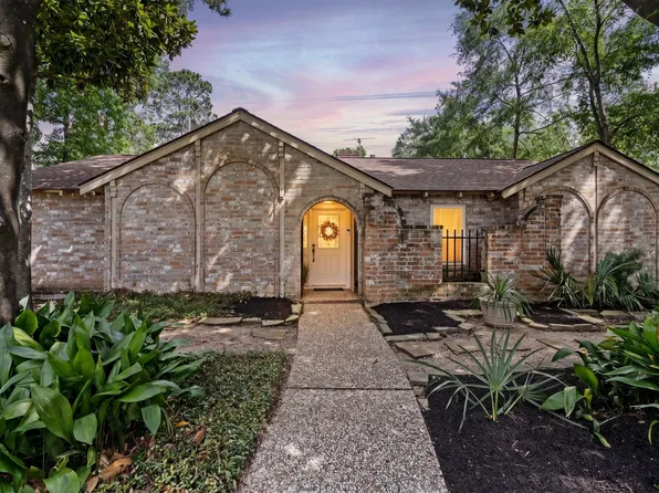 5826 Pine Arbor Dr, Houston, TX 77066