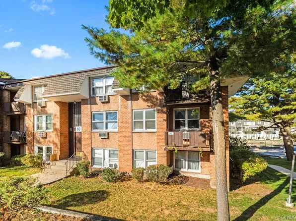 80 Kearsing Parkway #B & 8F, Monsey, NY 10952