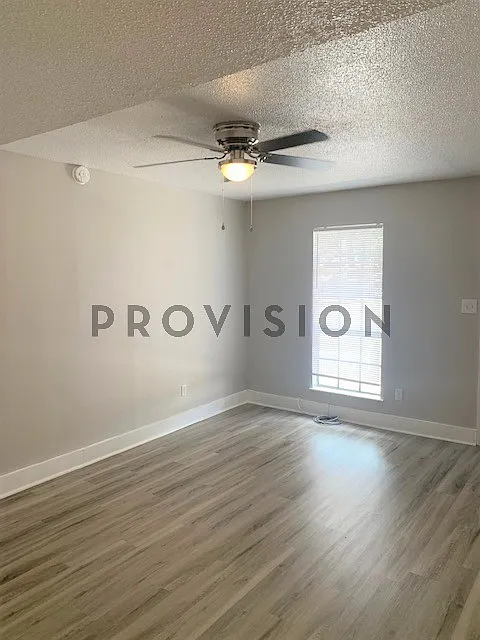 2 bed, 1.5 bath, $1,025 — Photo 4