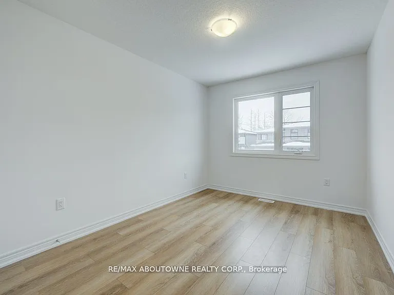 120 Court Dr #85 — Photo 26