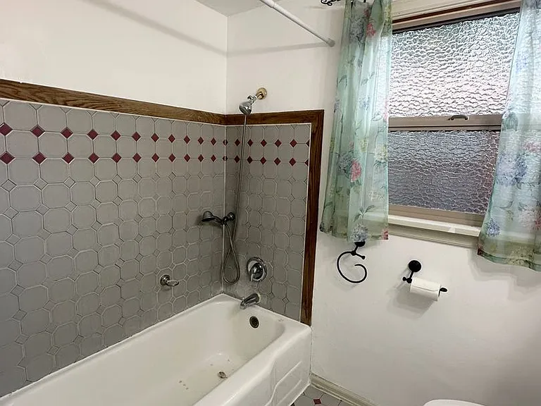 14041 Wallingford Ave N — Photo 12
