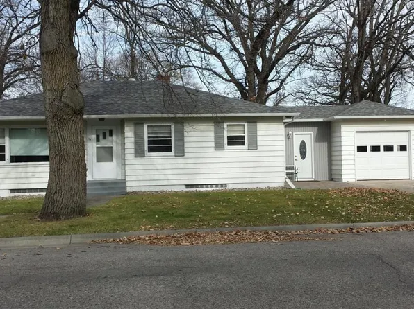 117 13th Ave W, Alexandria, MN 56308