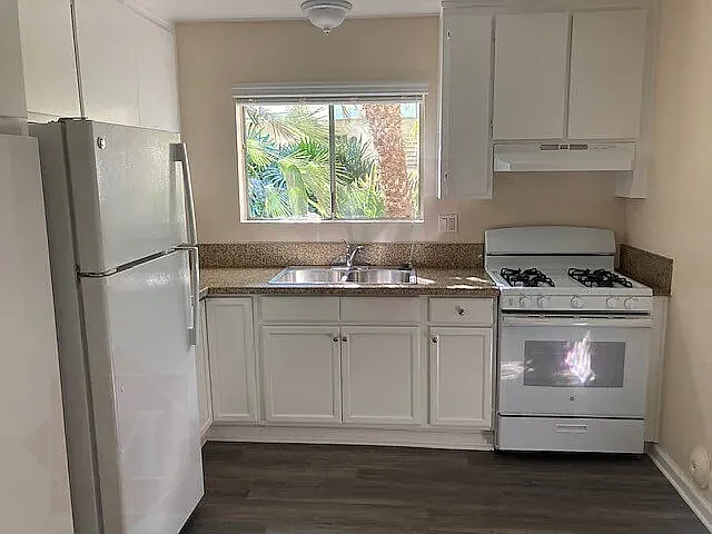 1130 San Andres St #7 — Photo 5