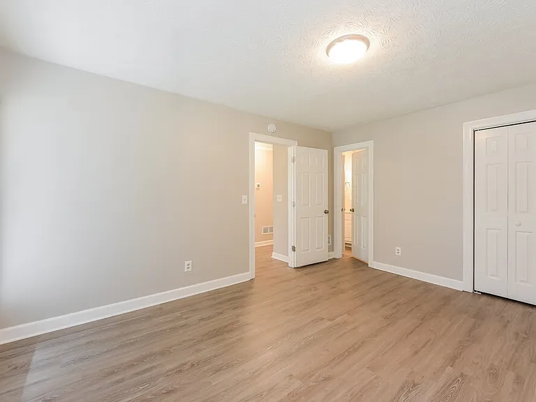 231 Amsterdam Dr SW — Photo 15