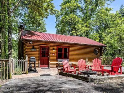 1716 Ridgecrest Dr, Pigeon Forge, TN, 37876