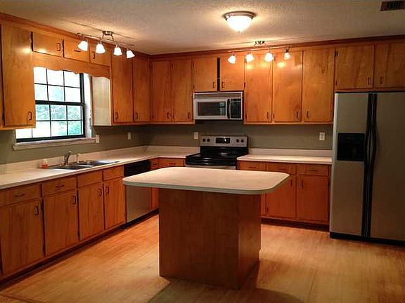 2nd image of 1002 Marquette Pl