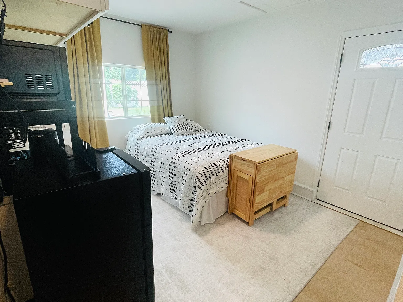 Studio, 175 sqft, $1,500 — Photo 3