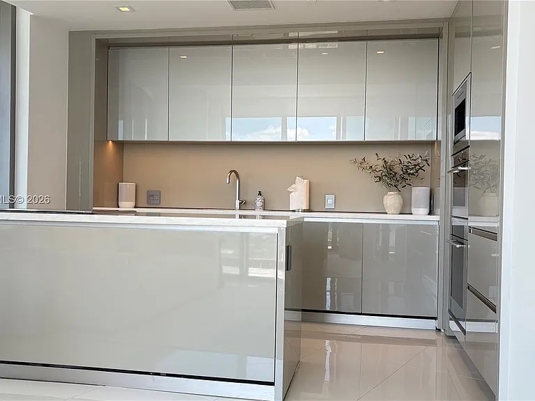 18975 Collins Ave #905 — Photo 5