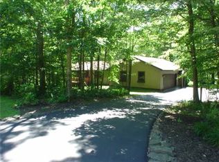 1074 Nemacolin Dr, Ohiopyle, PA 15470