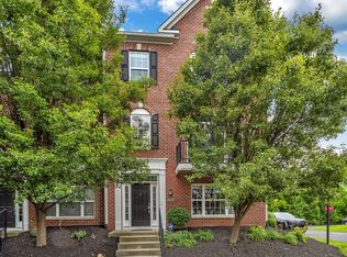 8233 Dan Allen Dr, Fishers, IN 46038