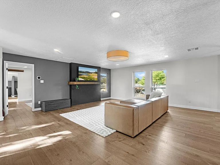 5041 Nina Lee Ln — Photo 22