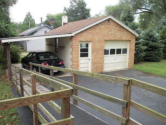 3rd image of 538 Brandon Ave