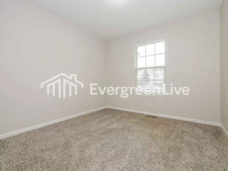 900 SW Chickadee Dr — Photo 13