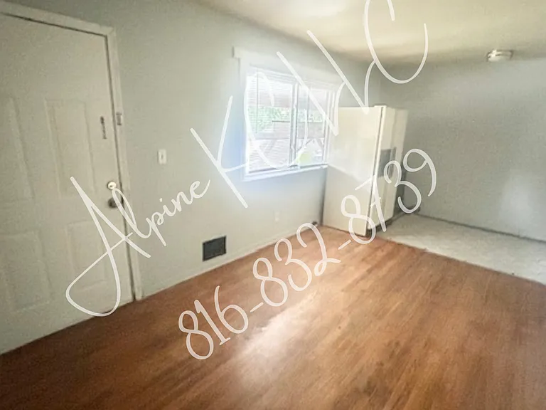 2501 Van Brunt Blvd #7 — Photo 5