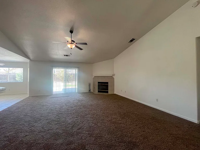 2120 Freedom St — Photo 3