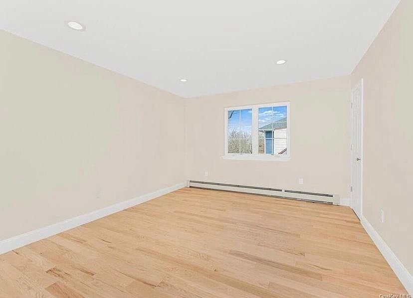 1st image of 132 Belknap Ave #4