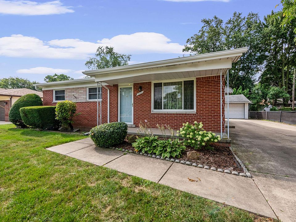 1st image of 20424 Carlier St