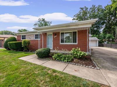 20424 Carlier St, Clinton Township, MI, 48035