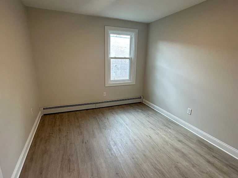 186 Bridgham St #2 — Photo 8