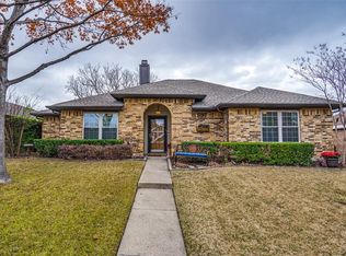 2021 Rochelle Ln, Carrollton, TX 75007
