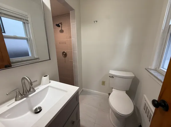 822 Kingsland Lane image 8 of 13