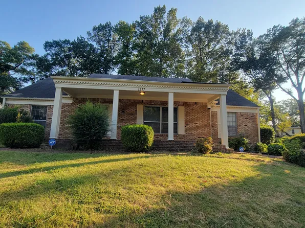 1277 Singing Trees Dr, Memphis, TN 38116