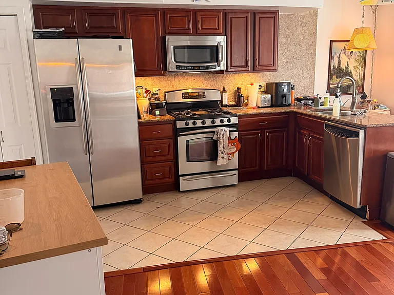 235 W Girard Ave — Photo 6