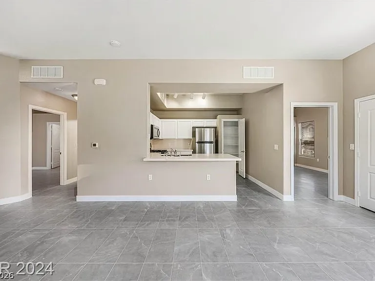 2305 W Horizon Ridge Pkwy #1411 — Photo 4