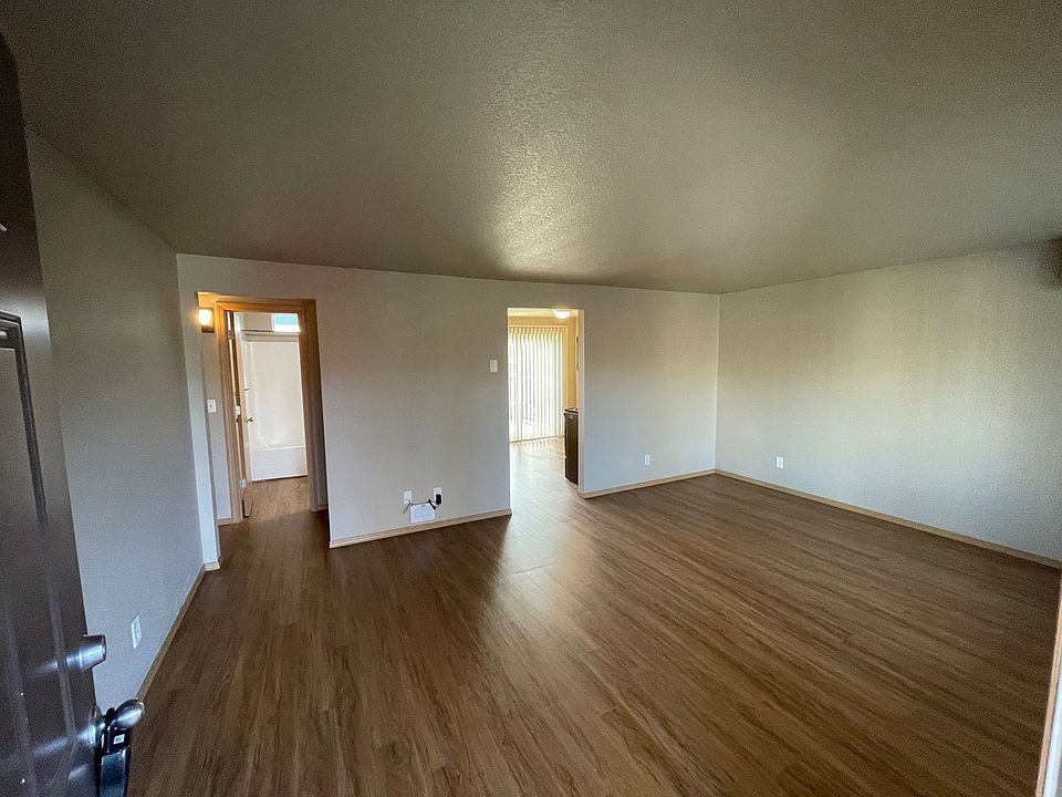 1st image of 475 Jackson St W APT 10