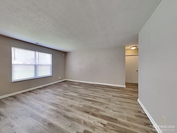 3rd image of 1024 Creekwood Ln