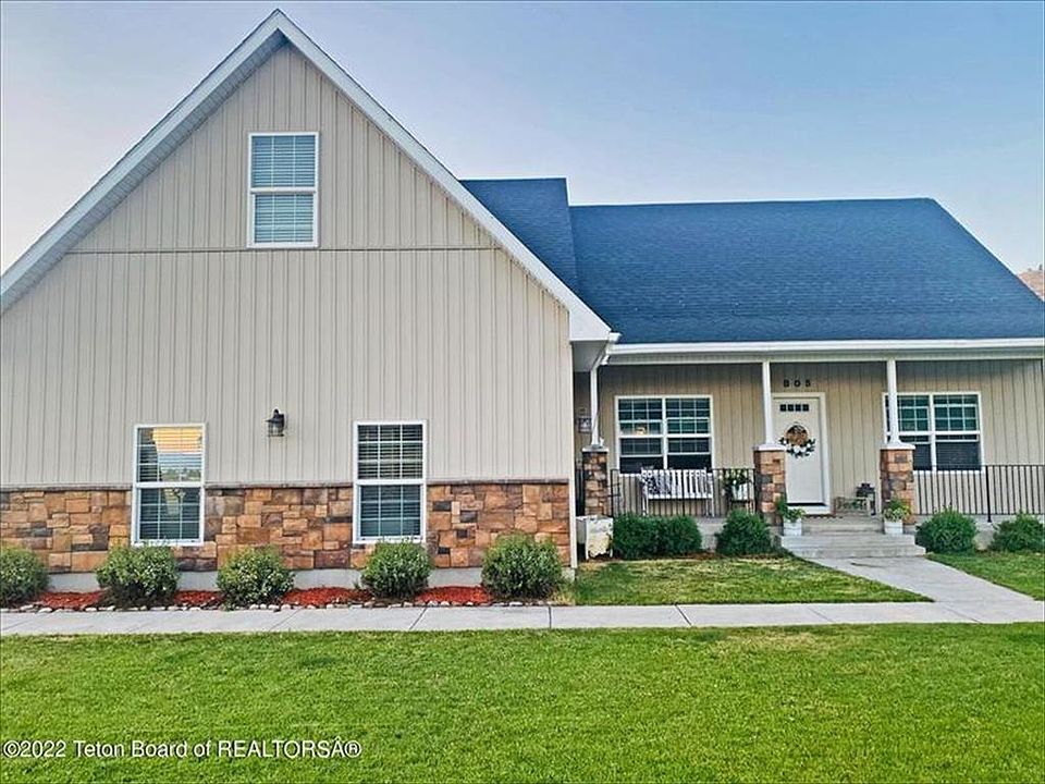 1st image of 805 Rockbridge Dr
