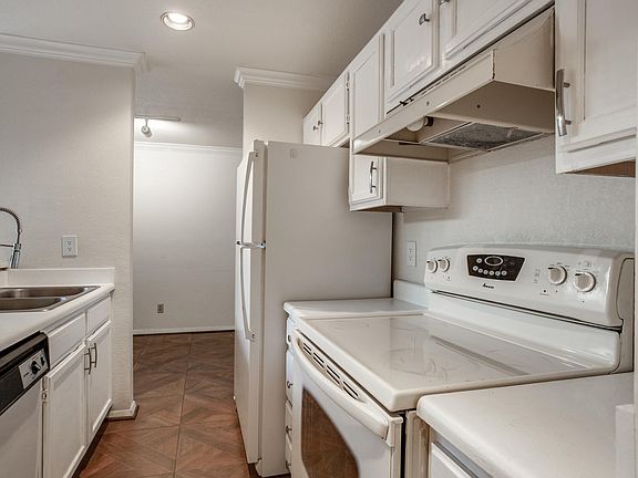 4th image of 3915 Buena Vista St Unit C