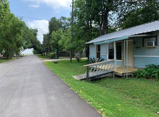 203 Louisiana Ave, Bacliff, TX 77518