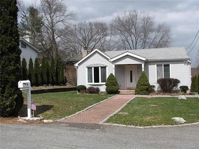 1st image of 6 Elm Ln