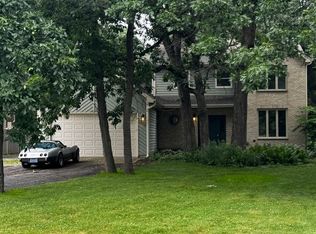 10414 Country Ln, Beach Park, IL 60087