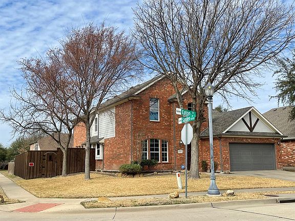 2nd image of 2412 Eaton Dr