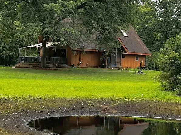 10471 N Royston Rd, Grand Ledge, MI 48837