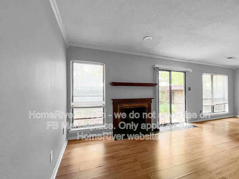 2 bed, 2.0 bath, 1189 sqft, $895 — Photo 2