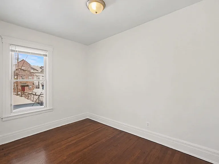 689 E Kirby St #1 — Photo 1