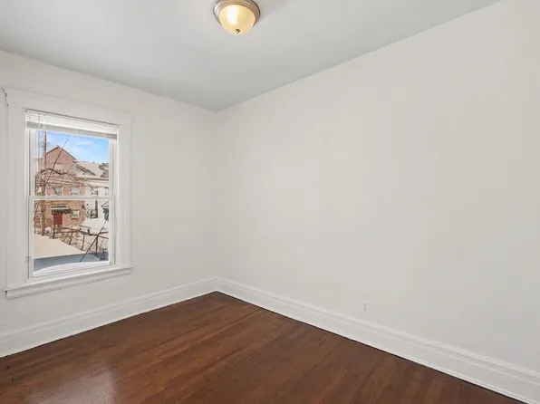 689 E Kirby St #1, Detroit, MI 48202