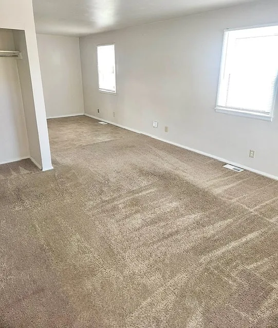 Building Photo - 1505 Holly Hill Dr