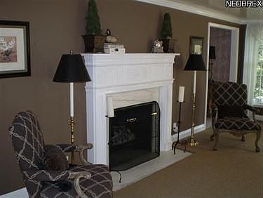 3rd image of 890 Eaton Ave