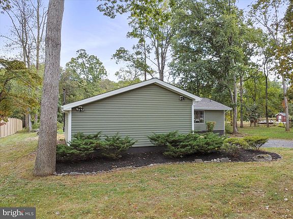 3rd image of 306 Tanbridge Dr