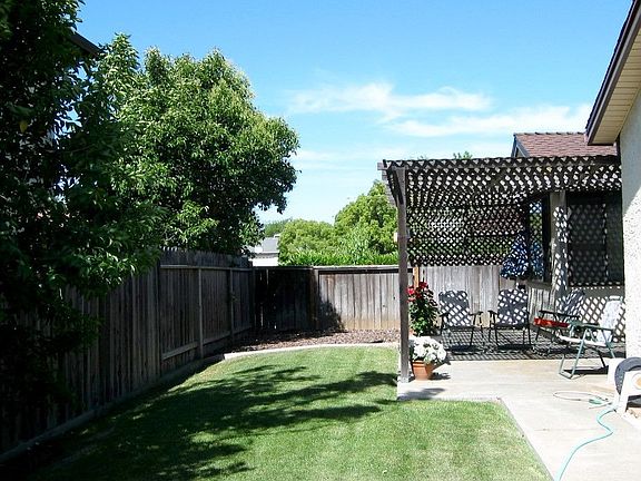 2nd image of 733 Marigold Dr