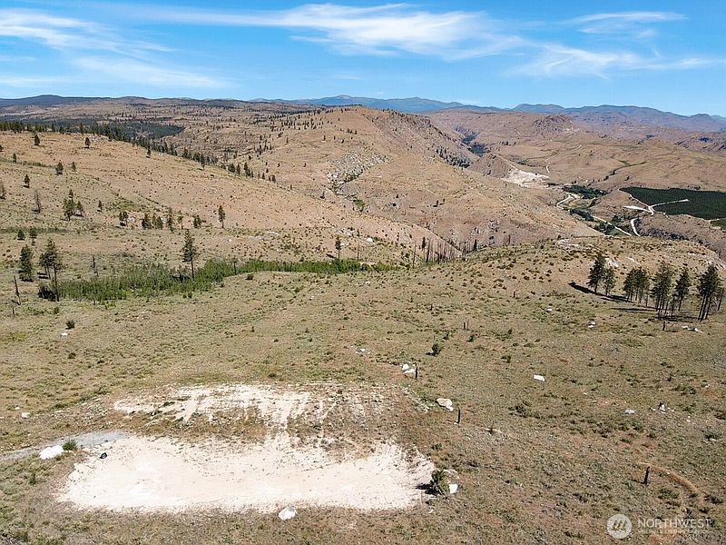 4th image of 53 E Mountain Point