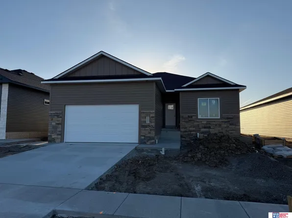 9552 87th St, Lincoln, NE 68526