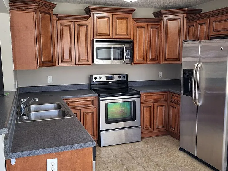 114 Miller St NE — Photo 7