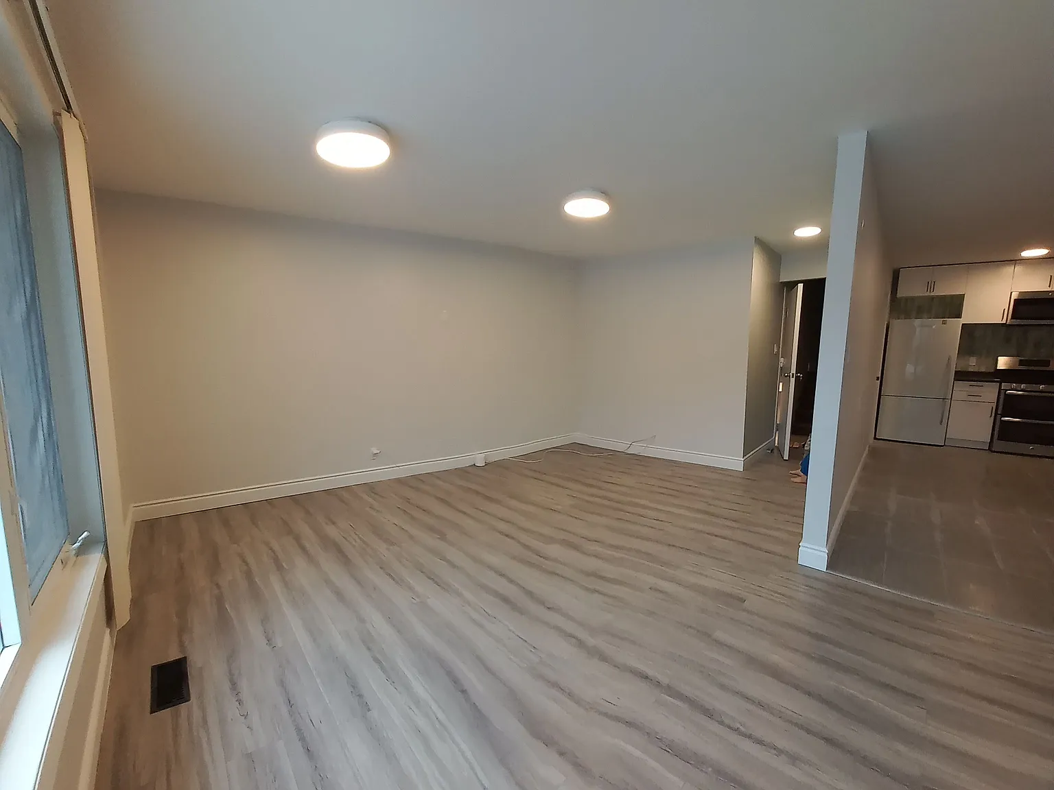 3 bed, $3,200 — Photo 2