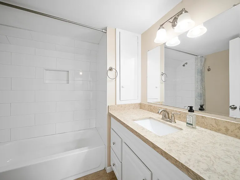 515 Tallowood Rd #60 — Photo 11