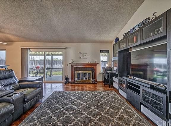 3rd image of 5205 Jasmine St